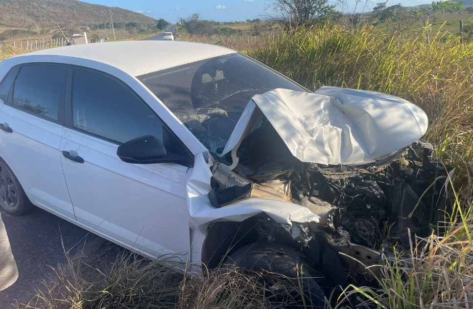 carro bate / Foto: Reprodução: Foto/ Redes Sociais
