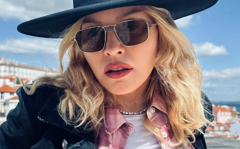 Madonna divulga vídeo de bastidores do show em Copacabana: 'Experiência inesquecível'