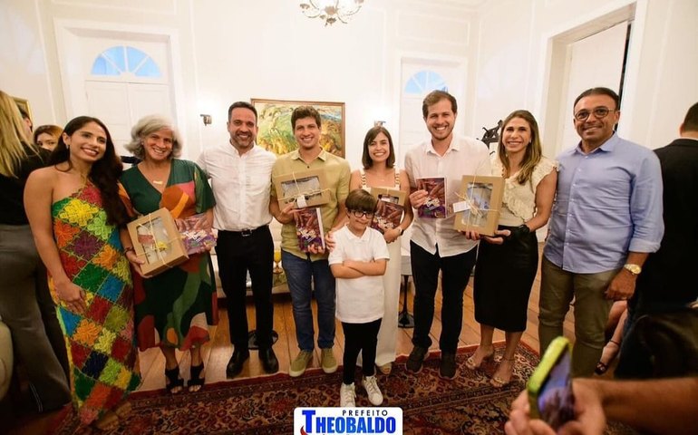 Prefeito Theobaldo Cintra participa de recepção do governador Paulo Dantas a família de Eduardo Campos