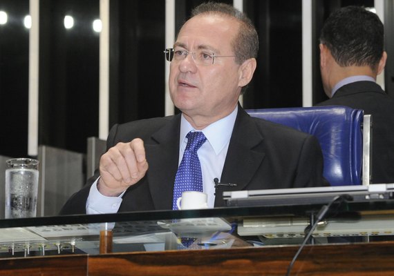 Renan Calheiros usa a tribuna do Plenário do Senado para lamentar a morte do jornalista Aldo Ivo