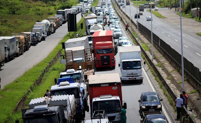 De agosto a outubro, o total de óbitos em estradas federais aumentou 2% e o de machucados, 9,1%