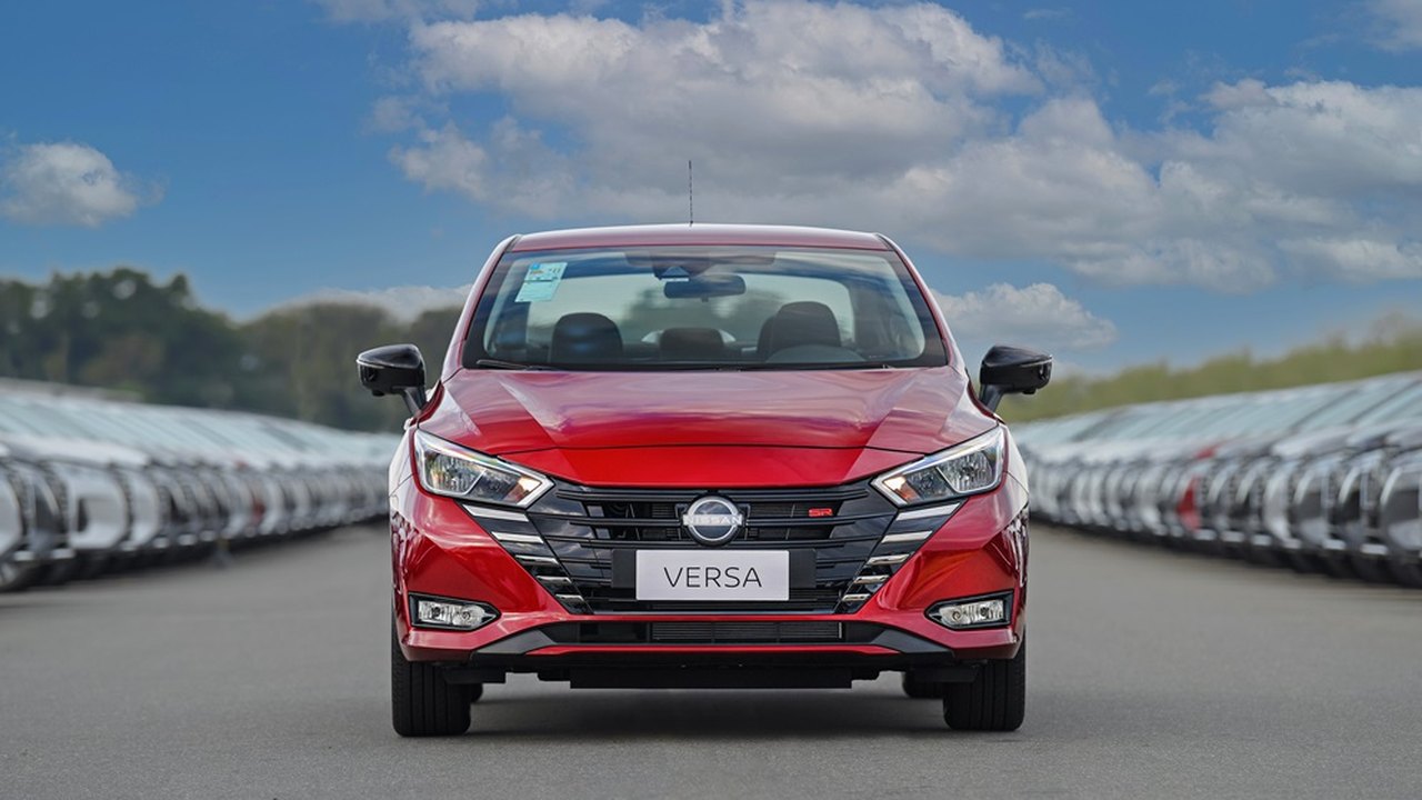Nissan Versa ganha versão SR na linha 2025