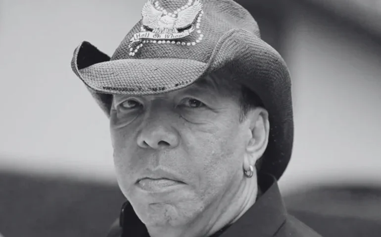 Filho mais velho de Chrystian não vai ao enterro do pai; entenda a relação distante dos dois