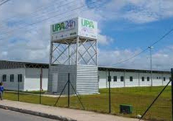 Mulher pula do primeiro andar para fugir de agressões do companheiro em Maceió