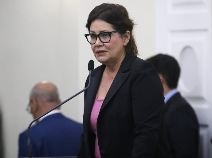 Deputada Rose Davino defende criação do Estatuto da Mulher de Alagoas