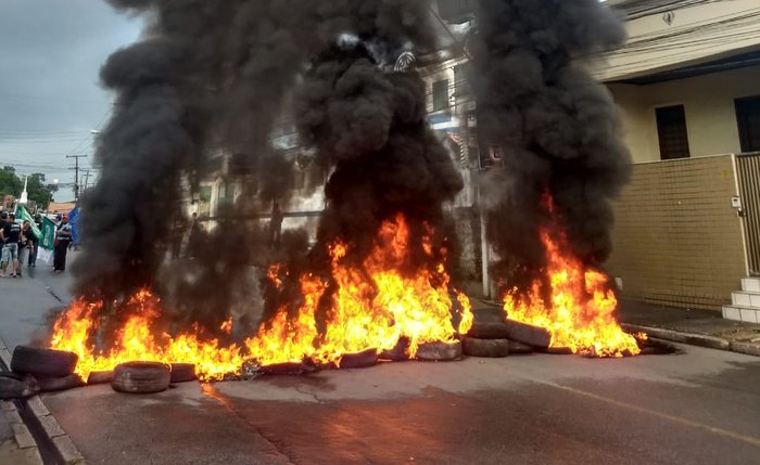 Manifestantes fecharam via no Bebedouro