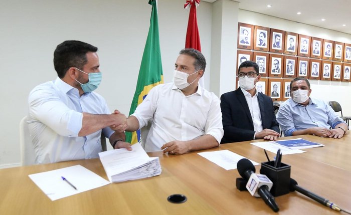 Renan Filho divulga informações sobre reajuste salarial de servidores e reestruturação de carreiras Renan Filho divulga informações sobre reajuste salarial de servidores e reestruturação de carreiras