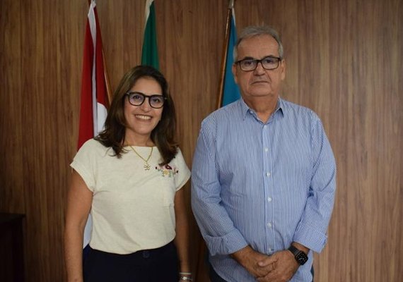 Presidente do TCE/AL recebeu nova Controladora-Geral do Estado