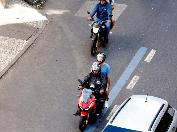 Conheça dez cuidados para uma viagem de moto mais segura