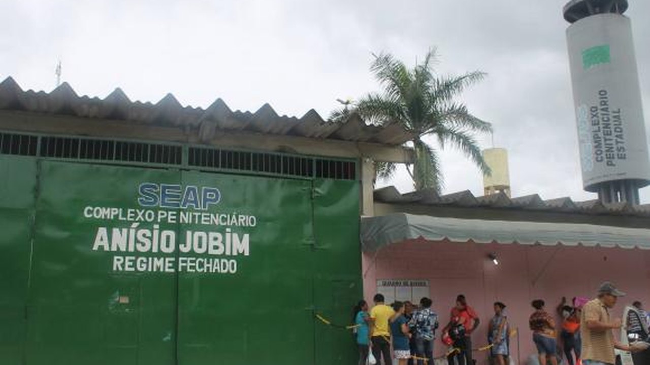 Secretário confirma pelo menos 60 mortes durante rebelião em presídio de Manaus