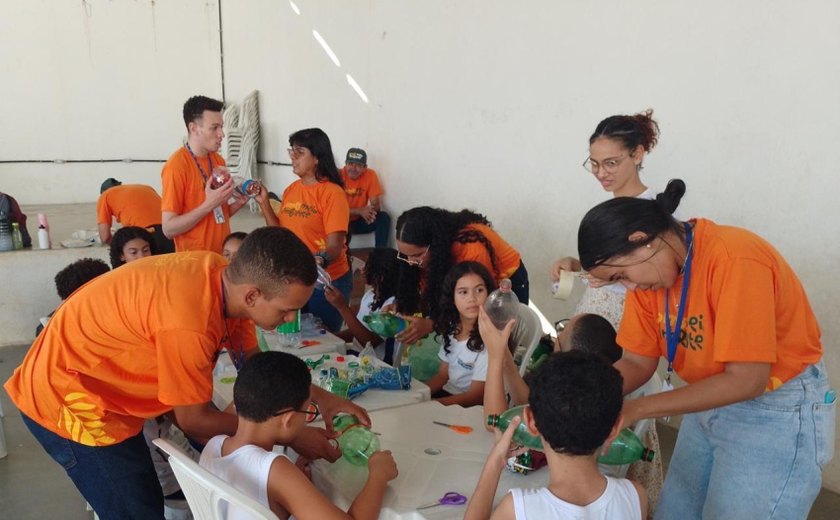 Alurb leva educação ambiental para bairros e escolas da capital