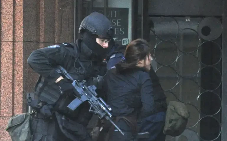 Polícia australiana prende homem após novo ataque com faca em igreja de Sydney