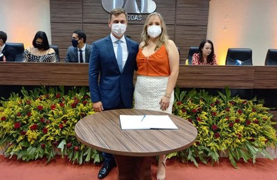 Vagner Paes e Natália Von Sohsten assumem presidência da OAB/AL no triênio 2022-2024