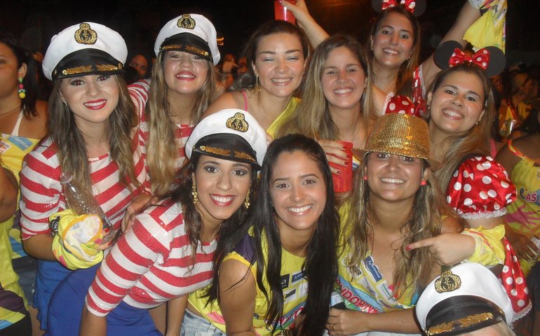 Andorinhas: terceiro dia de prévia carnavalesca em Palmeira é sucesso