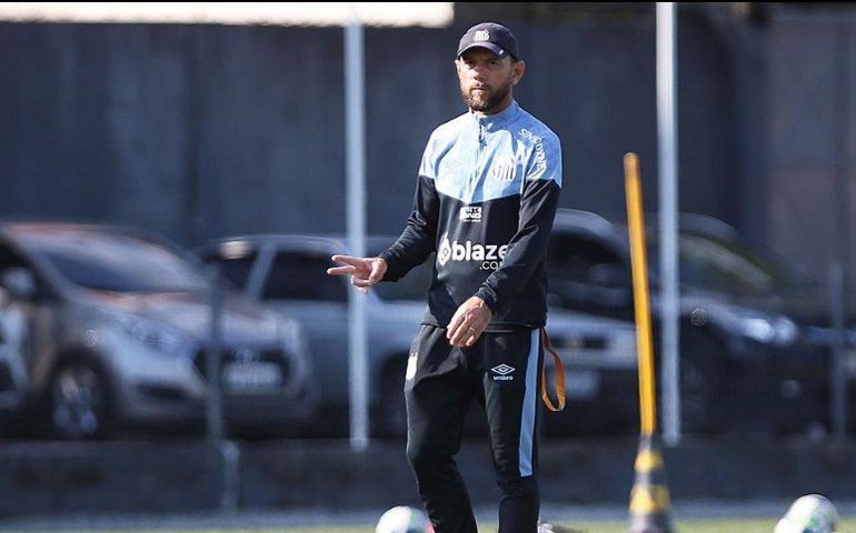 Santos anuncia saída de Kleiton Lima após protestos por acusações de assédio