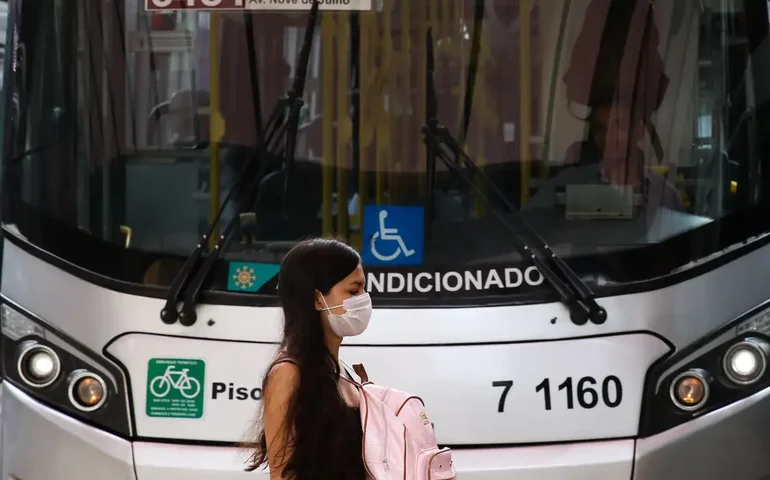 Greve de ônibus no Recife tem audiência conciliatória nesta terça (13)