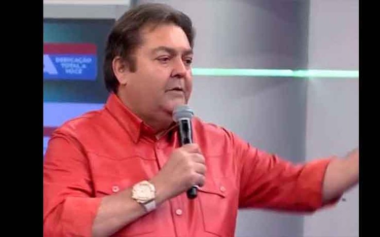Time do esporte da Globo dança com &#8220;É o Tchan&#8221; no último &#8220;Faustão&#8221; do ano