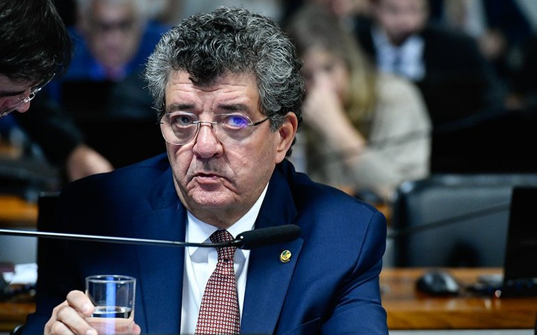 Empresas brasileiras precisam pressionar Casa Branca, diz Fernando Farias, em Washington