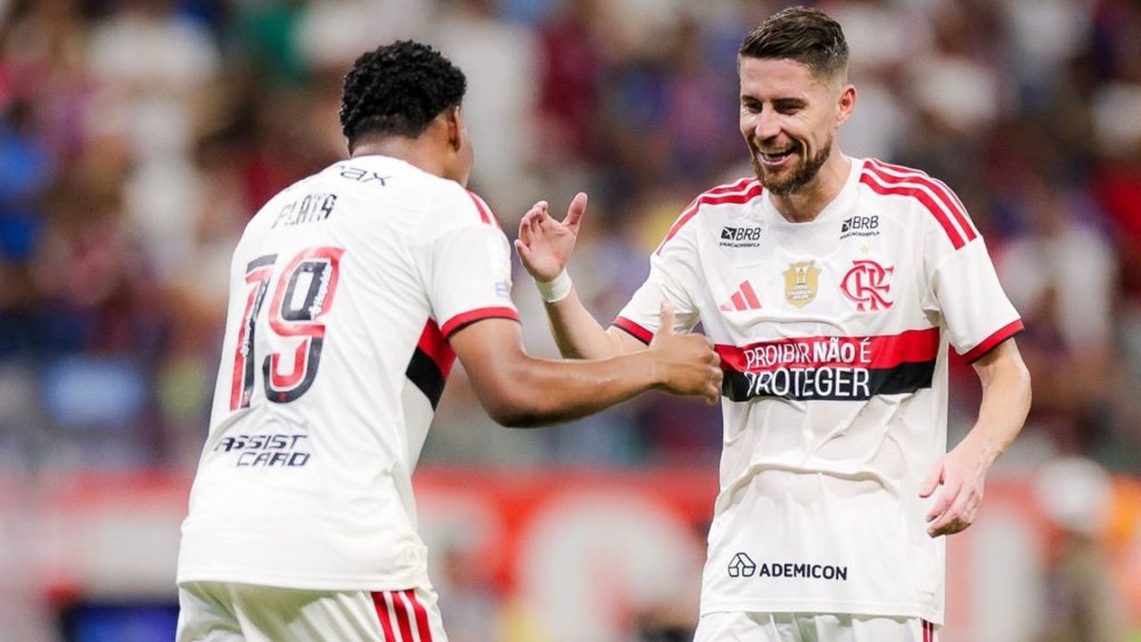 Flamengo vence o Bahia na Arena Fonte Nova e retoma liderança do Brasileirão