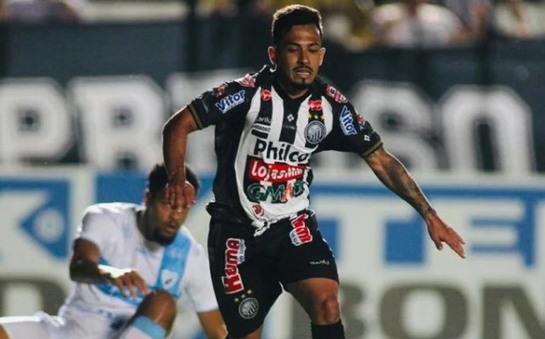 Operário-PR tem 29 patrocínios no uniforme e estampa logotipos até no número da camisa