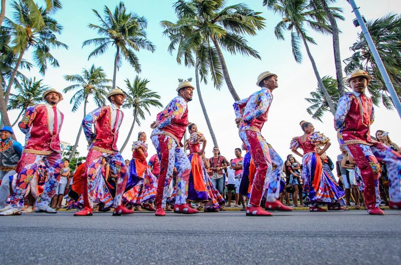 Giro dos Folguedos volta a animar a cidade neste domingo na orla de Maceió