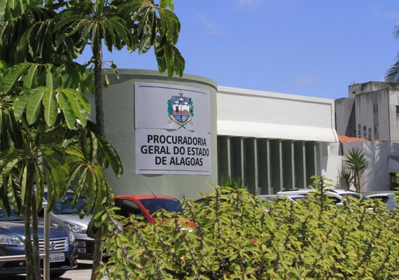 PGE derruba liminar e mantém festejos juninos em Alagoas