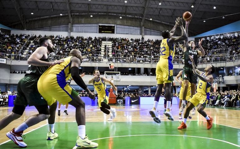 Brasil perde e está fora da Copa do Mundo de Basquete 