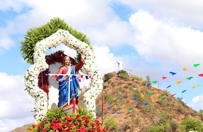 Festa dos padroeiros Jesus, Maria e José da Vila Limoeiro segue até domingo, 28, em Pão de Açúcar