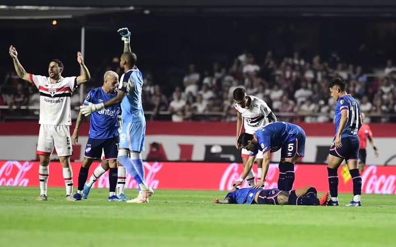 Jogador do Nacional está na UTI após arritmia cardíaca na partida contra o São Paulo