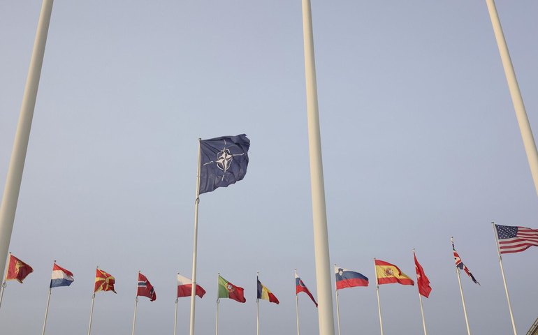 Mídia analisa por que OTAN pode ficar vulnerável se Trump retirar EUA do bloco