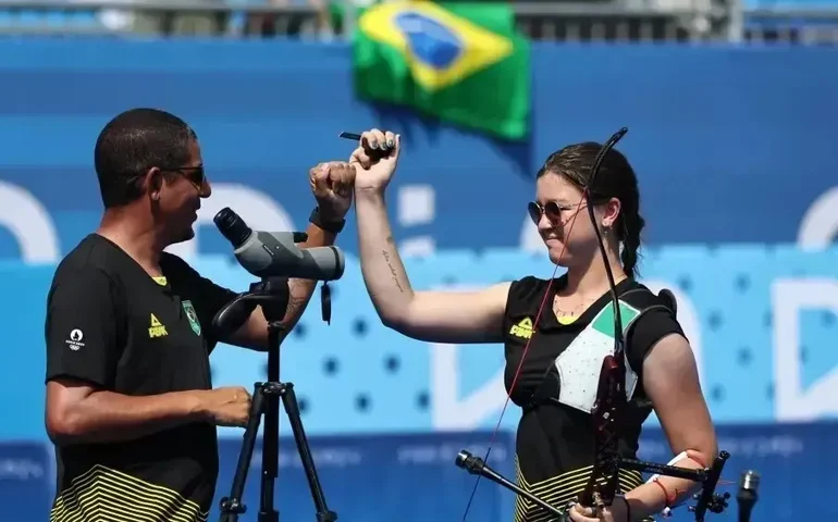 Ana Luiza Caetano encerra participação olímpica com a 9ª colocação no tiro com arco