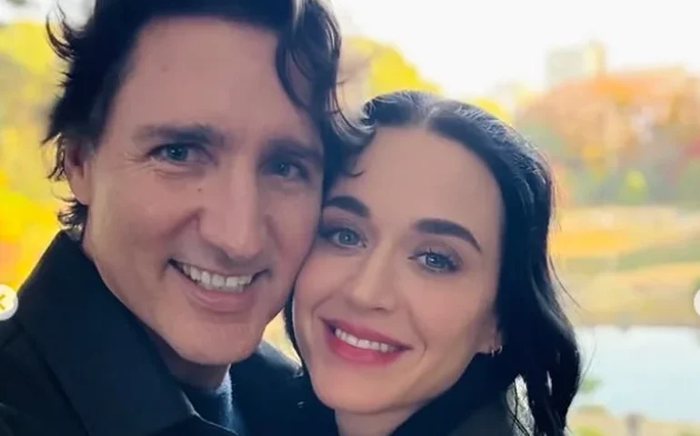 Katy Perry publica selfie e vídeo ao lado de Justin Trudeau durante viagem ao Japão