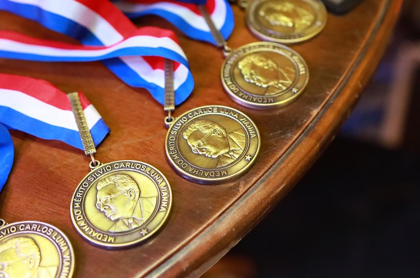 Dois servidores da Sefaz vão receber a Medalha Sílvio Vianna 2025