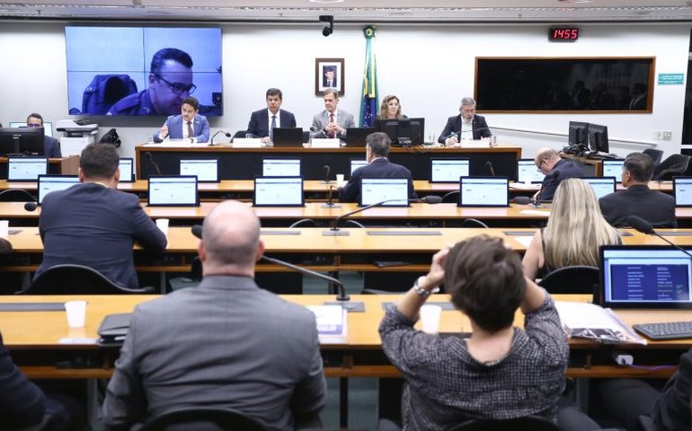 Comissão especial debate integração e dados da segurança pública