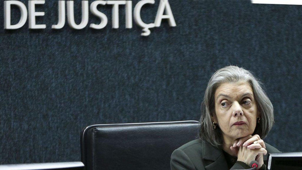Cármen Lúcia se torna voto decisivo na crise entre Moraes e Mendonça no STF