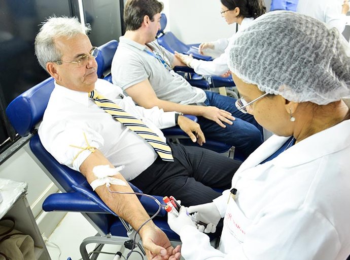 TCE/AL participa de campanha de doação de sangue do Hemoal