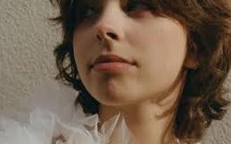 Flor Gil mostra a emoção da tia Preta Gil na primeira vez que ela cantou na TV, ainda criança