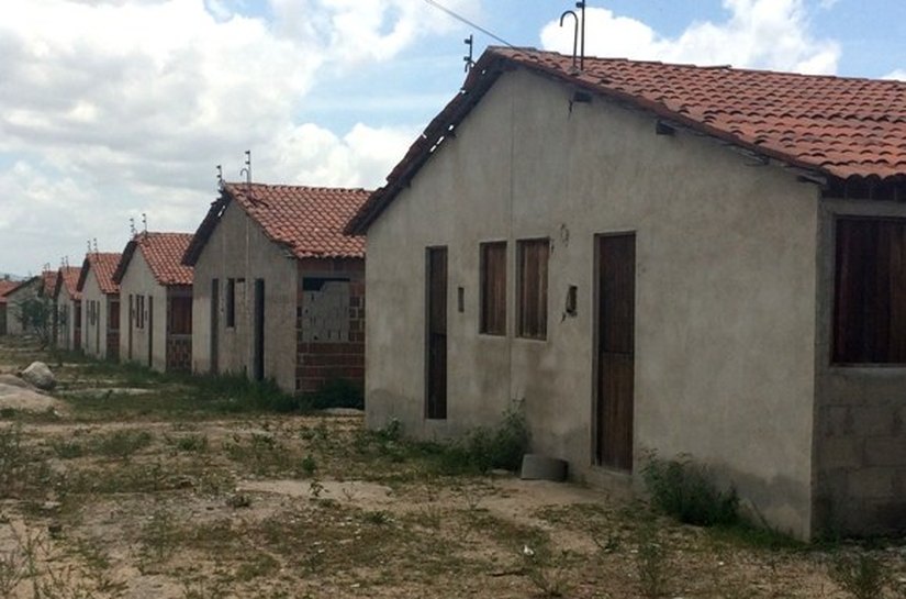 Estado oferece apoio técnico para retomar obra residencial em Cacimbinhas