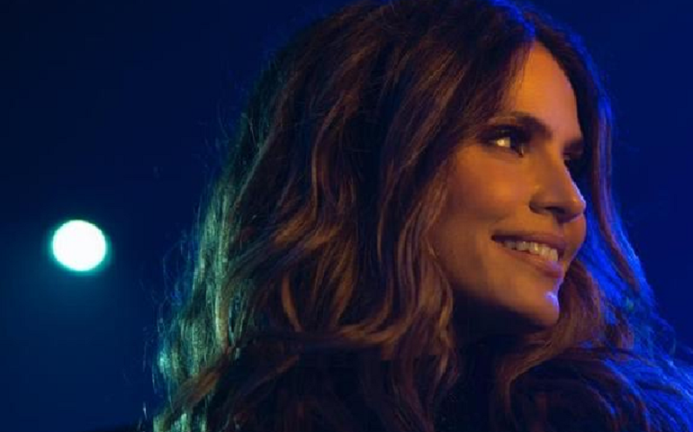 Cantora Gospel Aline Barros faz segunda Live “Worship Life em casa 2” com grandes canções.