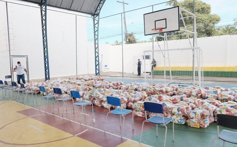 Prefeitura inicia nova etapa de distribuição de cestas básicas