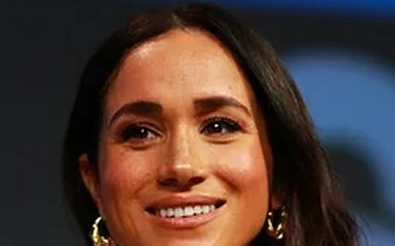 Meghan Markle procura o pai após cirurgia de amputação da perna