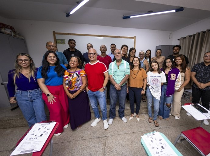 Cursos gratuitos de idiomas estrangeiros ampliam oportunidades e mudam vidas de alunos em Maceió