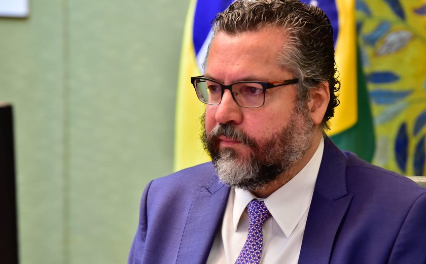 CPI abre sessão em que ouvirá ex-chanceler Ernesto Araújo