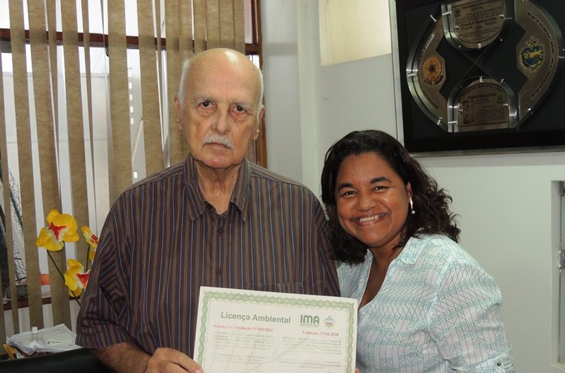 Prefeito de Porto Calvo recebe licença expedida pelo IMA da ponte do Patia