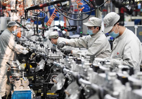 Lucro industrial da China tem avanço anual de 11% em dezembro, mas cai 3,3% em 2024