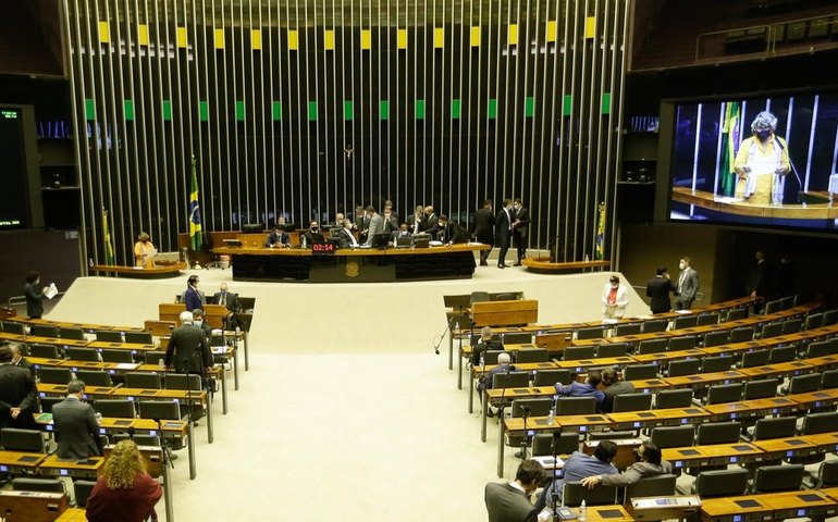 Câmara aprova texto-base de MP com regras trabalhistas para estado de calamidade