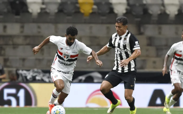 São Paulo perde para o Atlético-MG e deixa liderança do Brasileirão