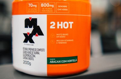 Max Titanium amplia linha de termogênicos com lançamento do 2HOT Abacaxi com Hortelã