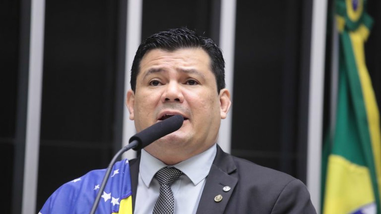 Projeto amplia porte de arma de fogo para guardas civis municipais e vigilantes