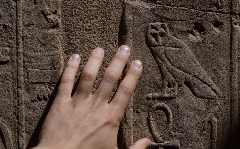 Pesquisadores encontram mão impressa há 4 mil anos em artefato egípcio raro (FOTOS)